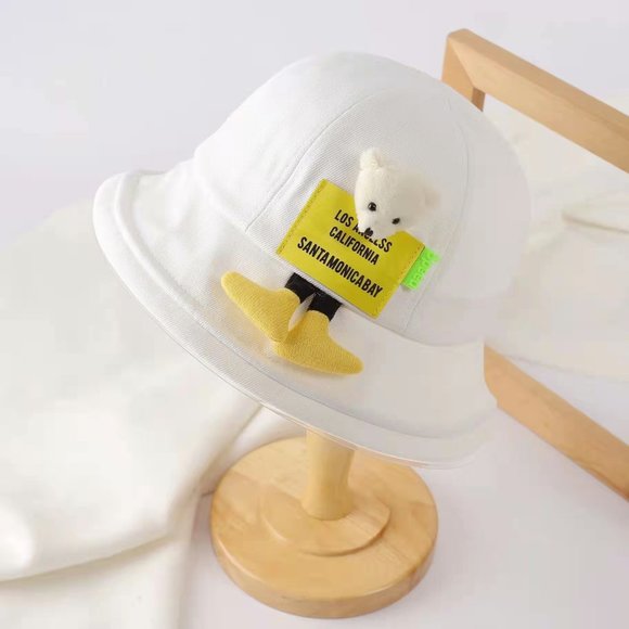 Bear pendant fisherman's hat 1 - Picture 1 of 1